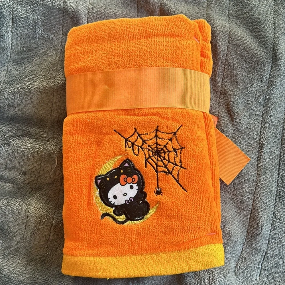 Hello Kitty Halloween hand towels NWT 2 pc - Picture 4 of 4